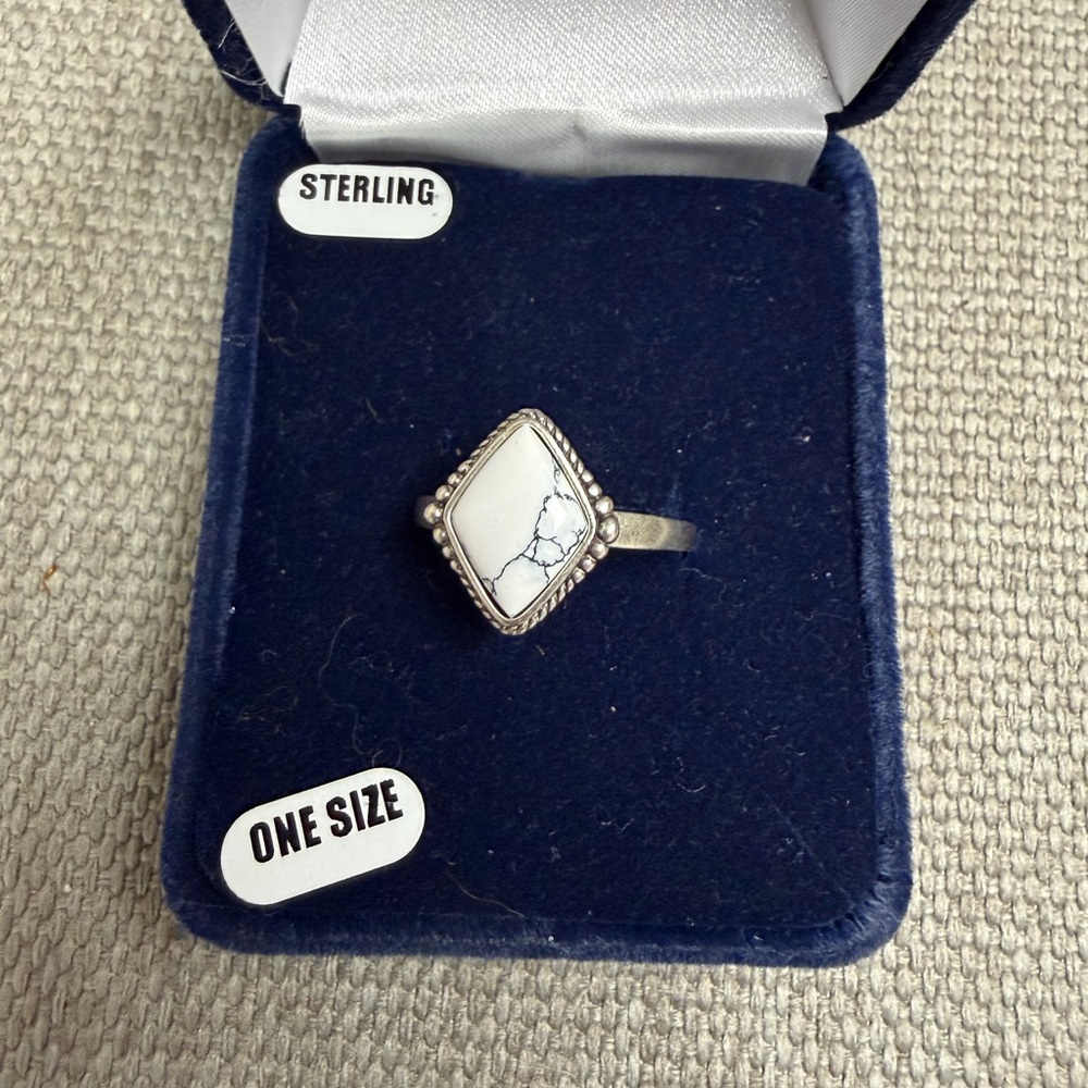 Montana Silversmiths Sterling White Buffalo Stone Ring - Picture 2 of 4